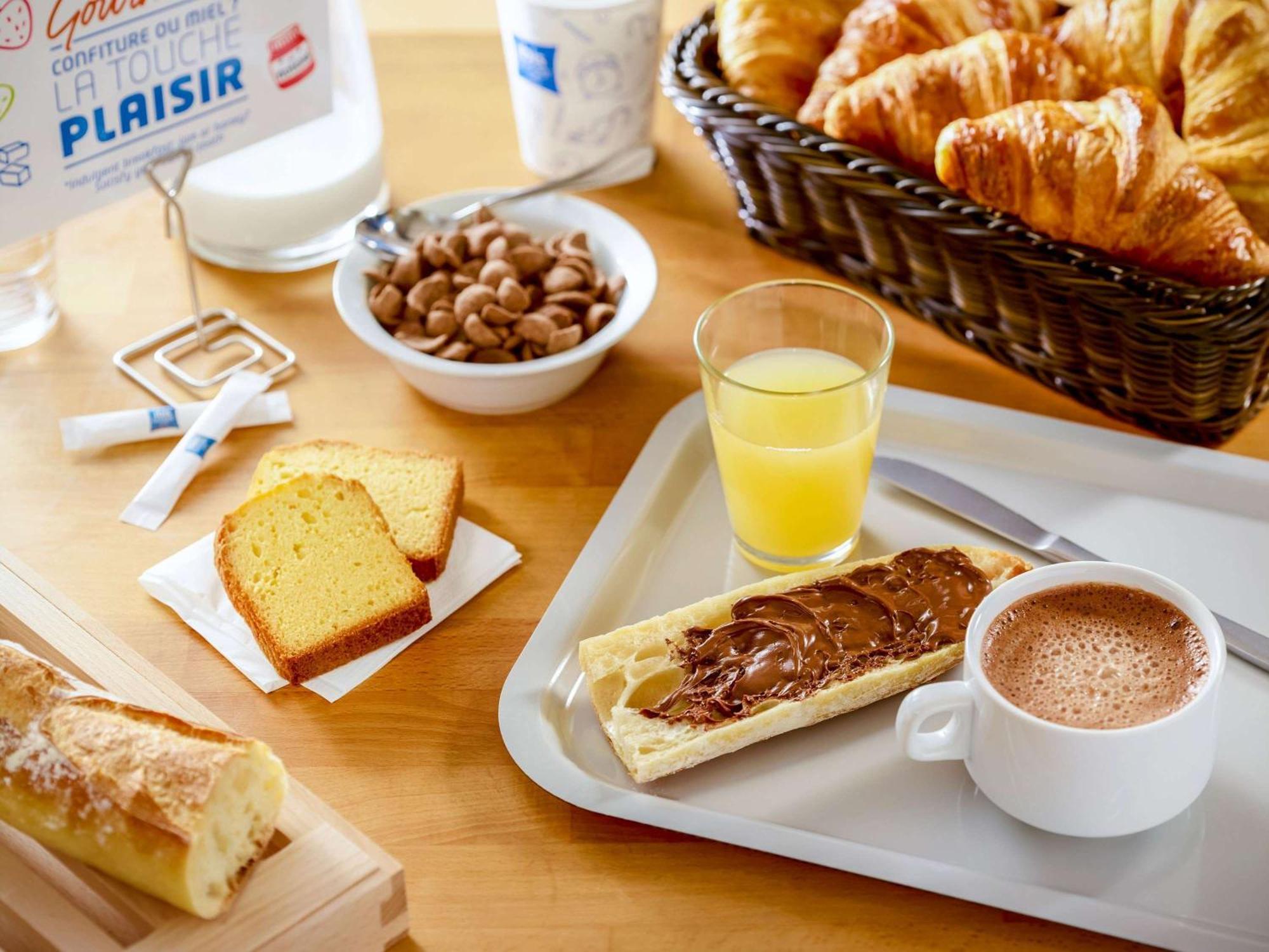 Ibis Budget Sucy En Brie ภายนอก รูปภาพ