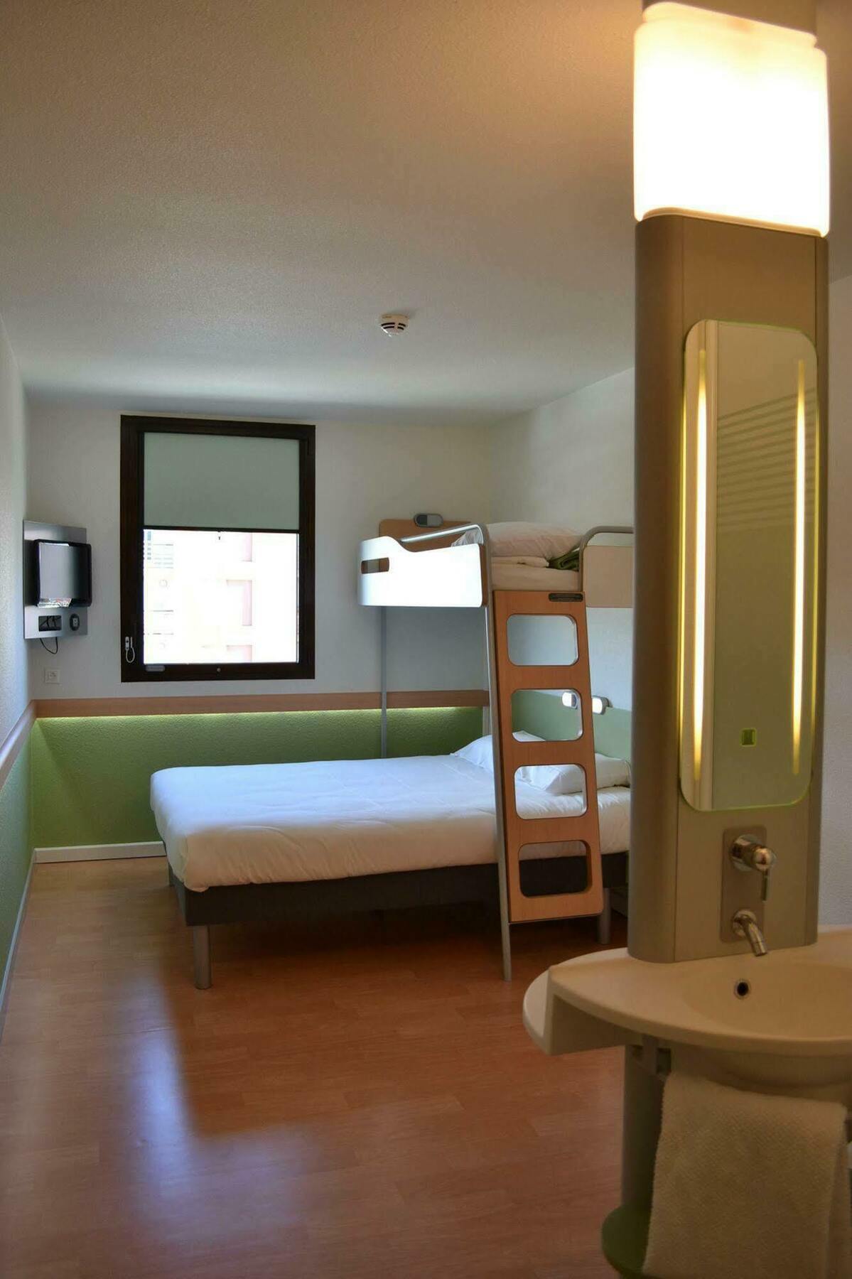 Ibis Budget Sucy En Brie ภายนอก รูปภาพ